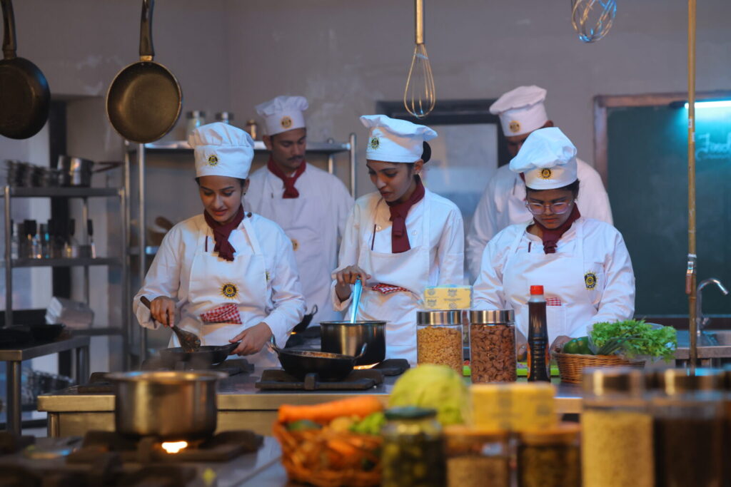list of the Best Hotel Management Courses after 12th